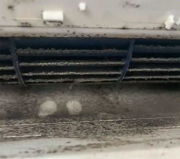 阿尔山空调吹的风有股烧焦味是怎么回事